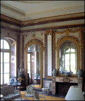 Salon de marbre du Château de la Lorie